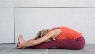 yogaøvelser til slankende mave