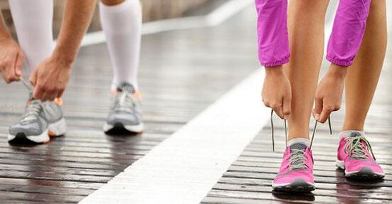 binde snørebånd inden jogging for vægttab